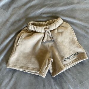 ESSENTIALS Boys sweatshorts